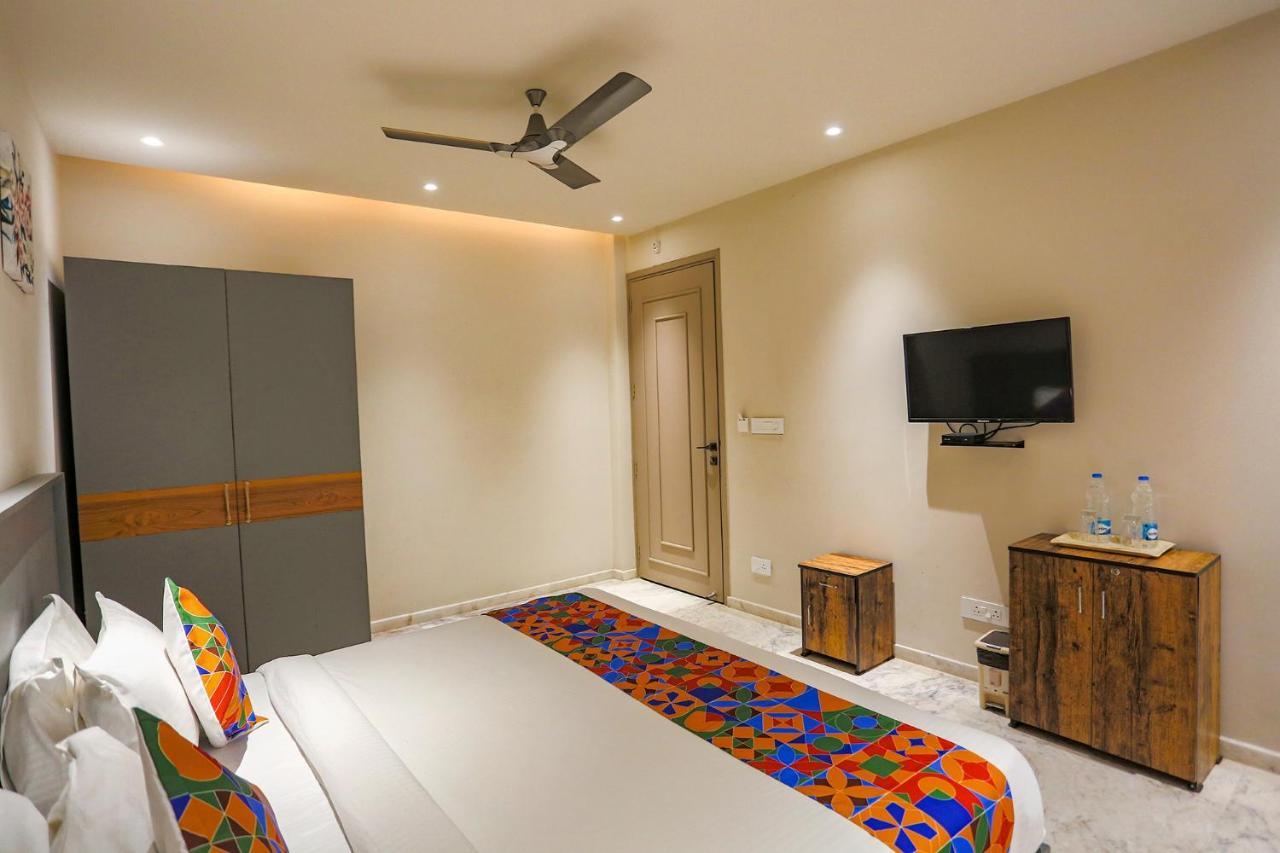 Fabhotel Clarks Suites Noida Eksteriør billede